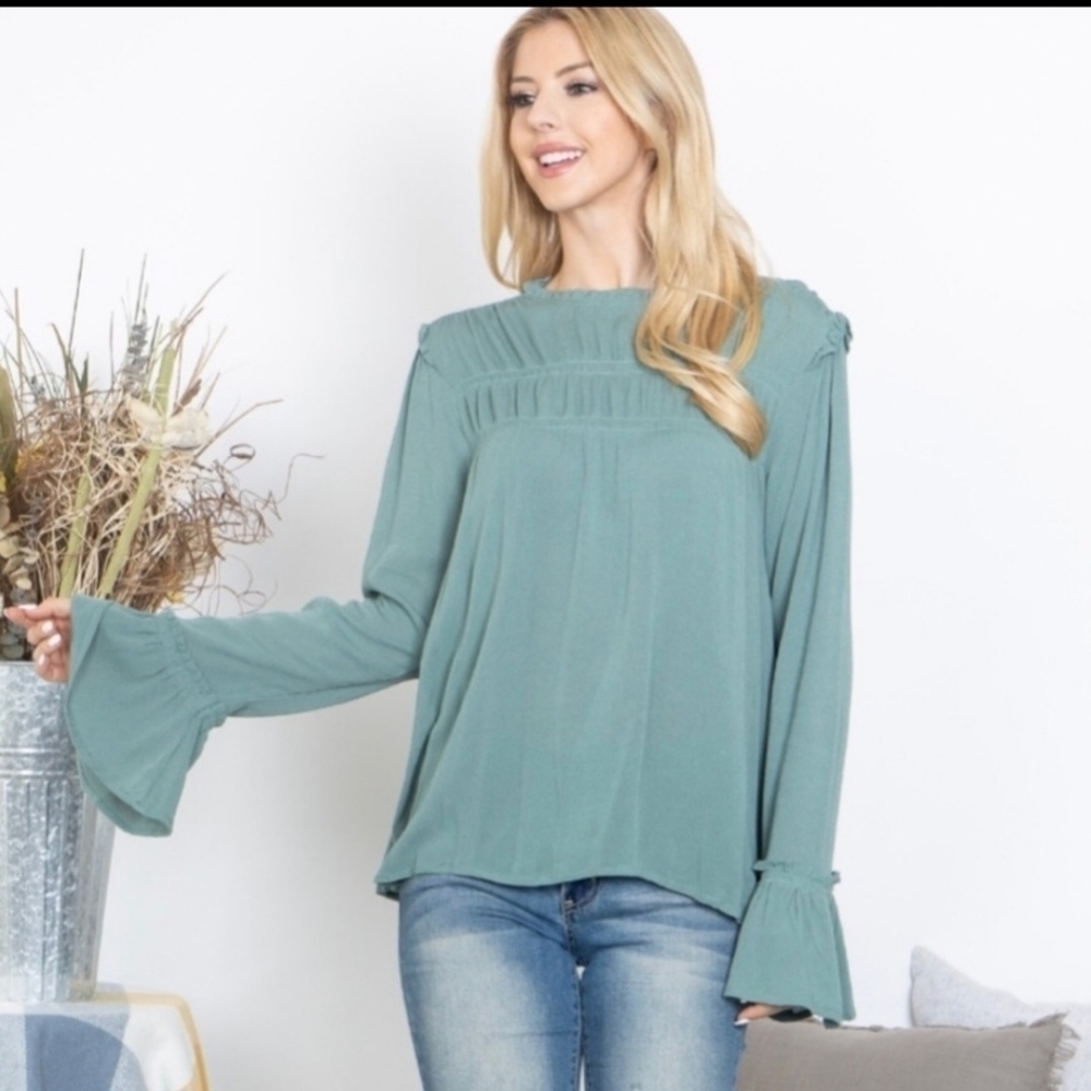 NWT EASEL Detail Bell Sleeve Ruffle Blouse, Small